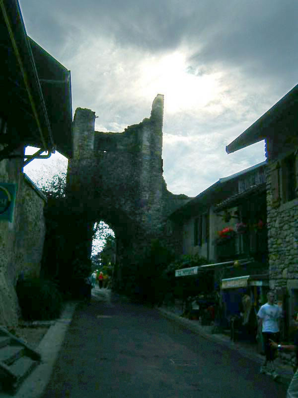 05j-castle_1.jpg