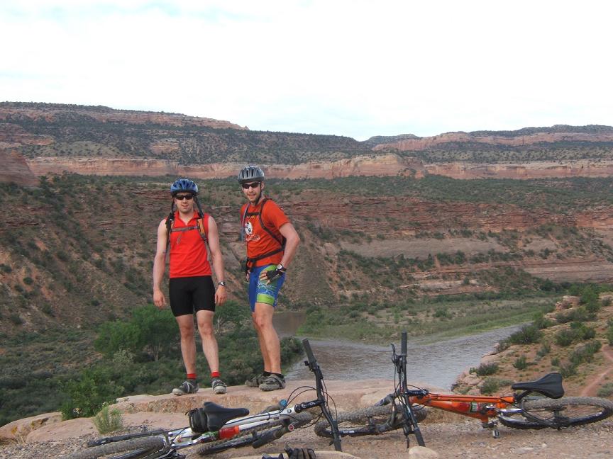 photo de groupe au sommet de Rustler loop.JPG