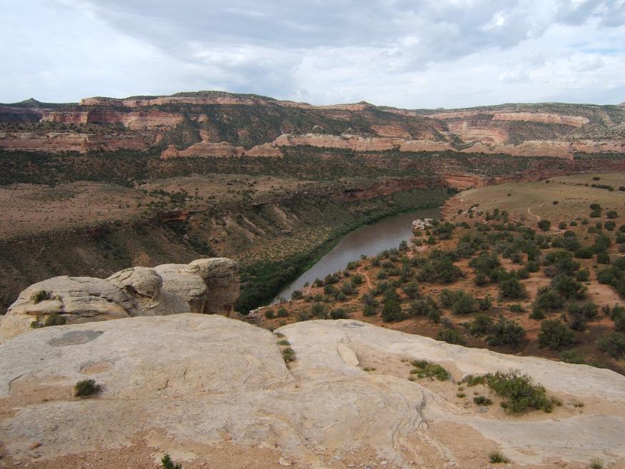 la rivière col et horsethief bench.JPG